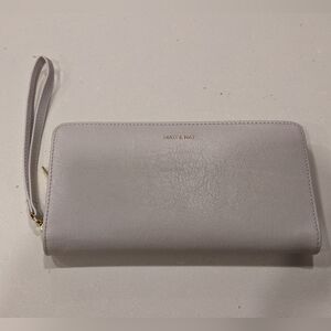 Matt & Nat Light Gray Vegan Wristlet Wallet